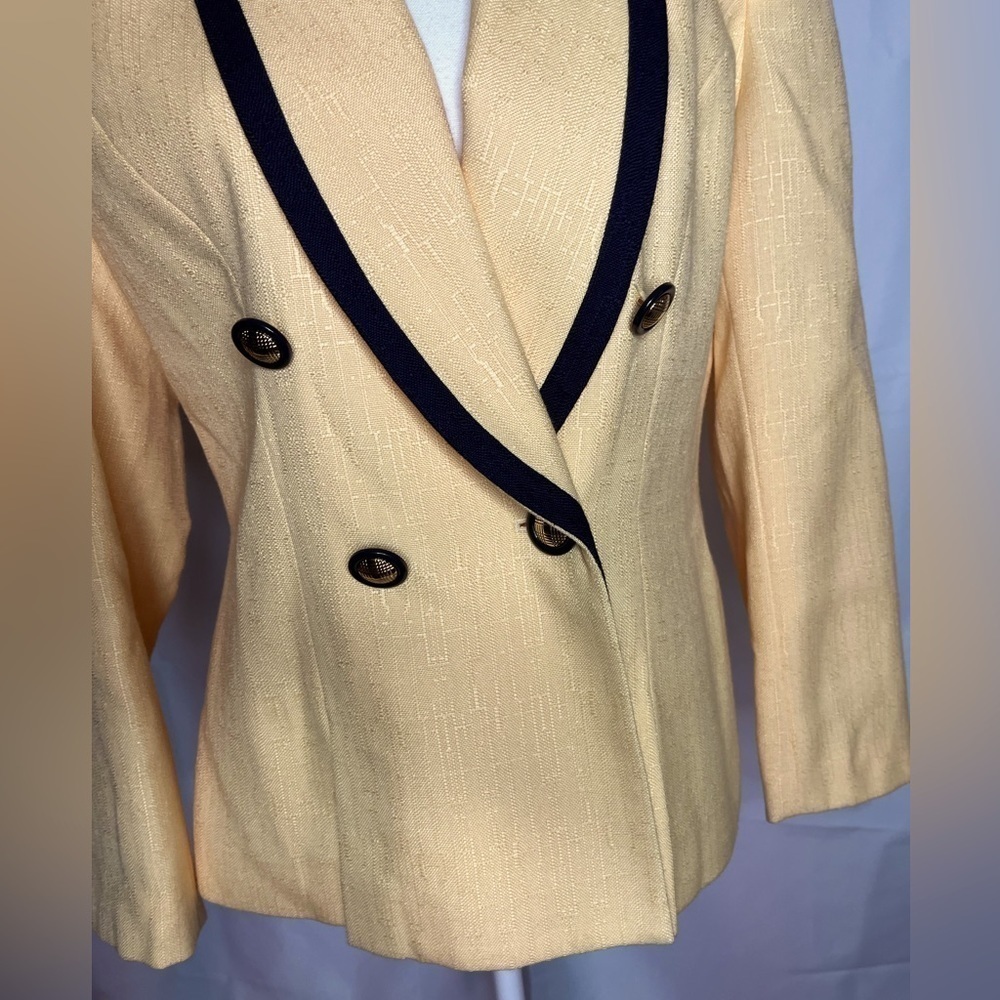 ⭐️ Kasper yellow blazer- size 8P - Picture 5 of 12